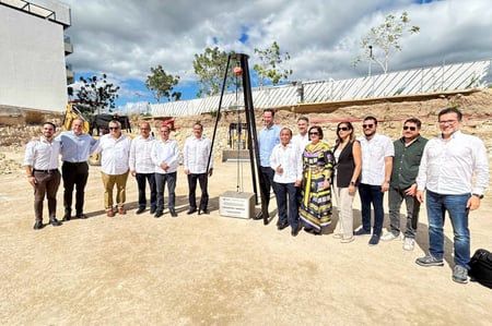 Colocan primera piedra de Torre Indico II, en Vía Montejo, nueva sede de Webhelp